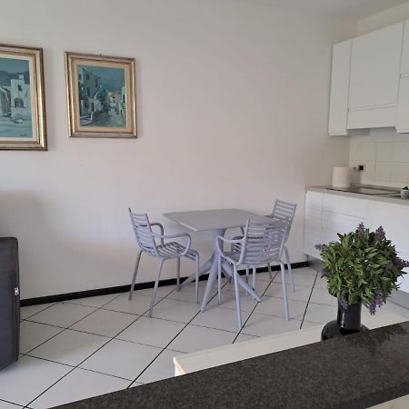 Appartamenti Residence Il Porto 13 E 16 ปอร์โตอัซซูร์โร ภายนอก รูปภาพ