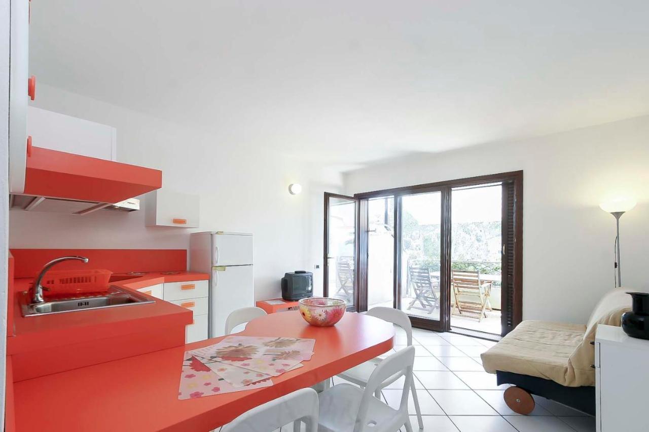 Appartamenti Residence Il Porto 13 E 16 ปอร์โตอัซซูร์โร ภายนอก รูปภาพ