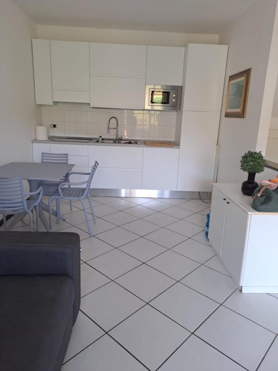 Appartamenti Residence Il Porto 13 E 16 ปอร์โตอัซซูร์โร ภายนอก รูปภาพ