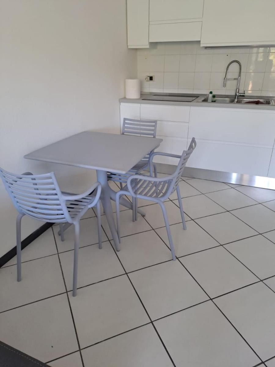Appartamenti Residence Il Porto 13 E 16 ปอร์โตอัซซูร์โร ภายนอก รูปภาพ